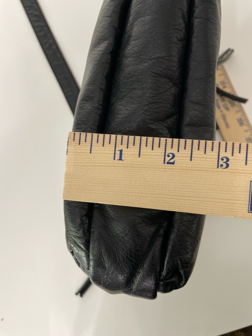 Bueno Black Leather Crossbody Purse Adjustable Strap - Picture 10 of 10